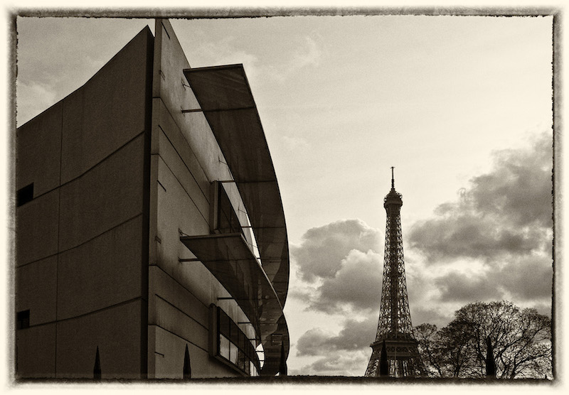 With the International Chamber of Commerce Building, Avenue de President Wilson, 16th Arrondissement, 2007