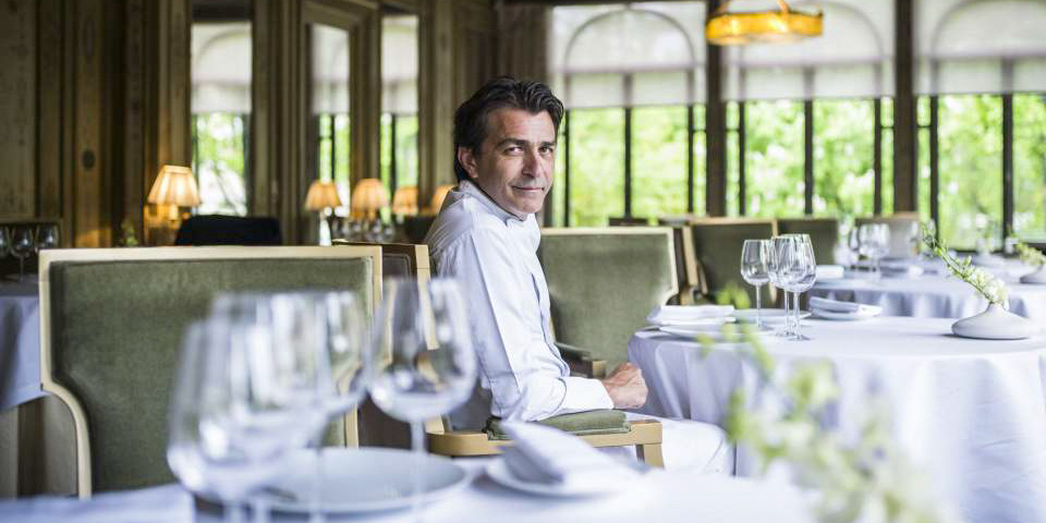 Chef Yannick Alléno at his 3-star restaurant, photo Alléno Paris
