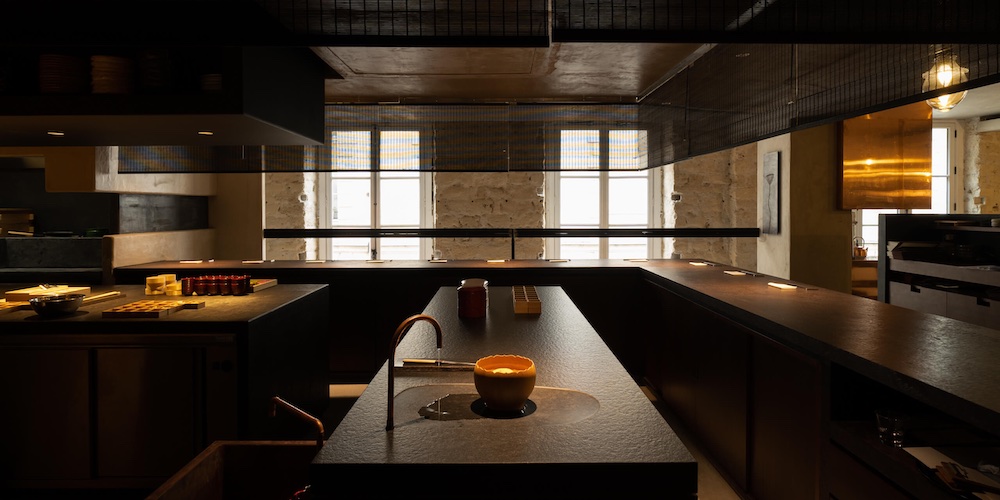 The serene dining bar at Restaurant Ogata Paris, Photo Ogata