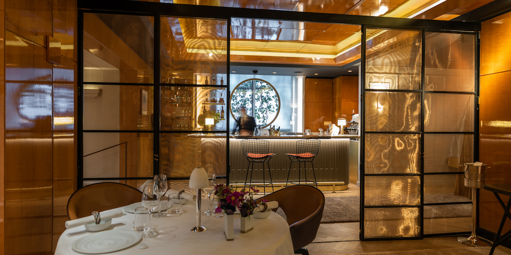 Asian touches create a warm decor, photo Pierre Gagnaire