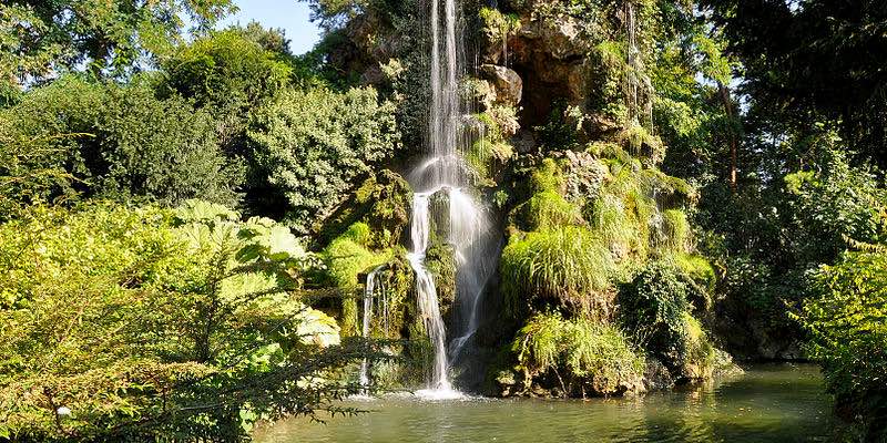 Waterfall of Parc de Bagatelle