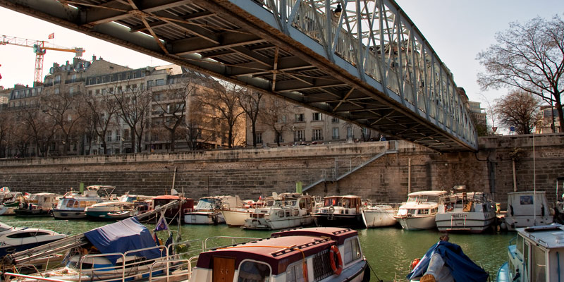 Passerelle Bassin de l'Arsenal, photo by Mark Craft