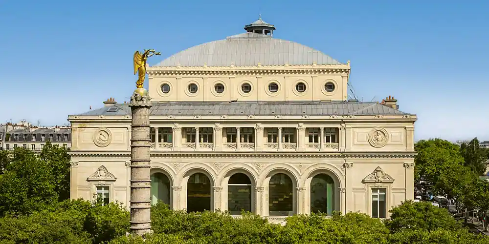 Théâtre de la Ville–Sarah Bernhardt above the trees