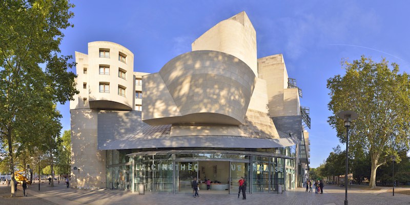 Designed by Frank Gehry, yhe Cinémathèque Française building itself is a work of art