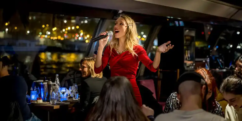 Live music on a champagne dinner cruise along the Seine