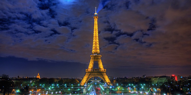  Illallinen Eiffel-tornissa