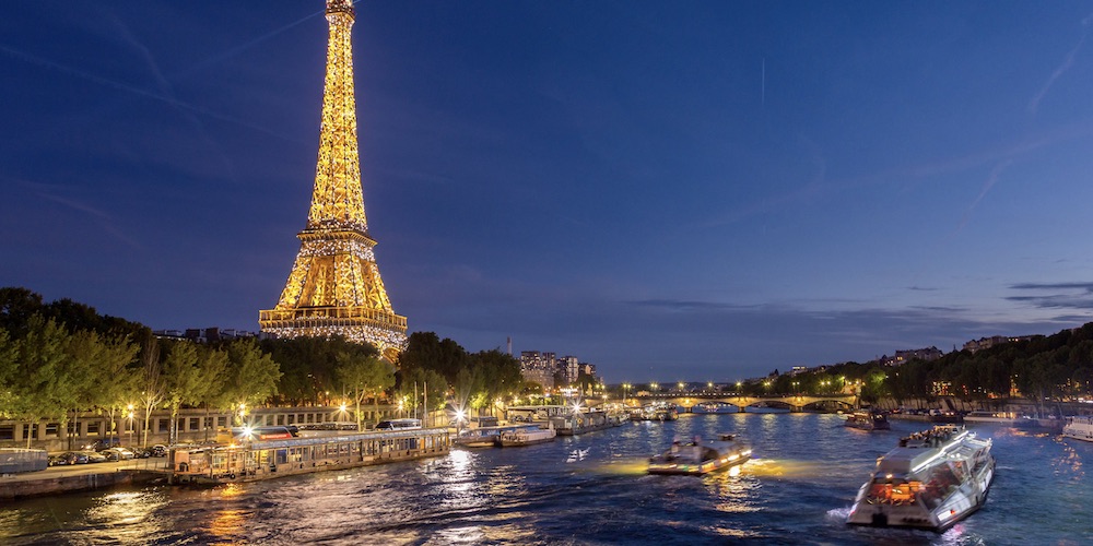 Bateaux Parisiens New Year's Eve Gourmet Dinner Cruise
