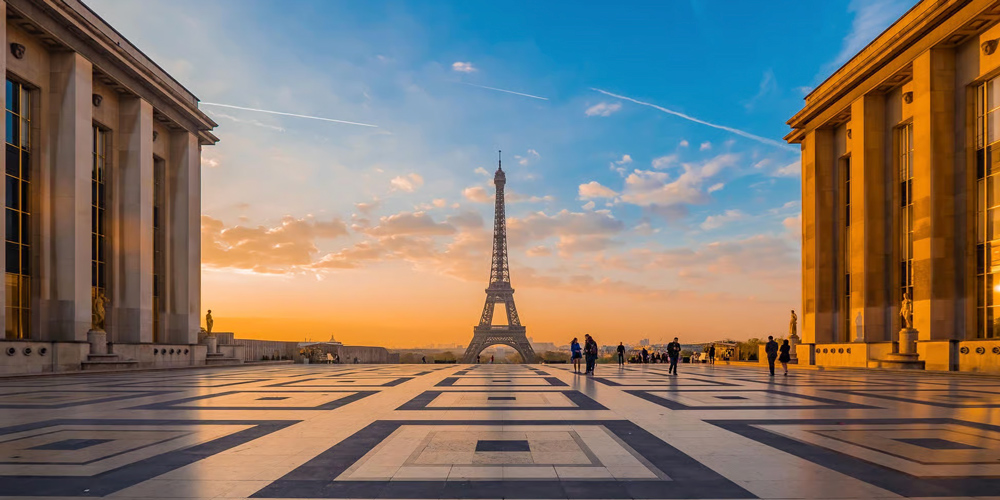 The Eiffel Tower & the Trocadero at sunrise