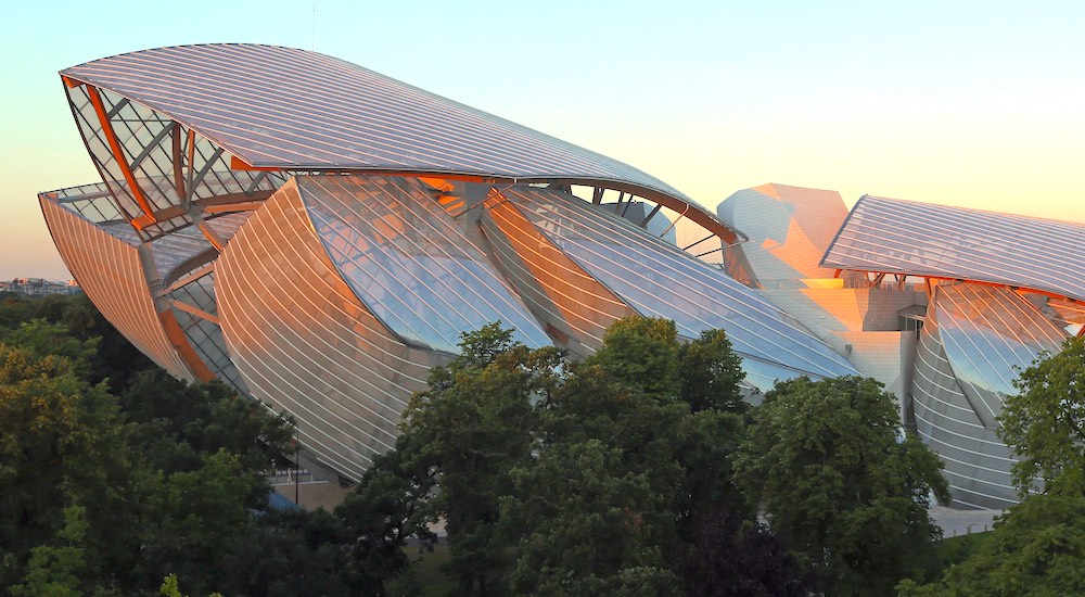 Les réalisations architecturales de Frank Gehry Fondation-louis-vuitton-roofline-sails-1000-2x1