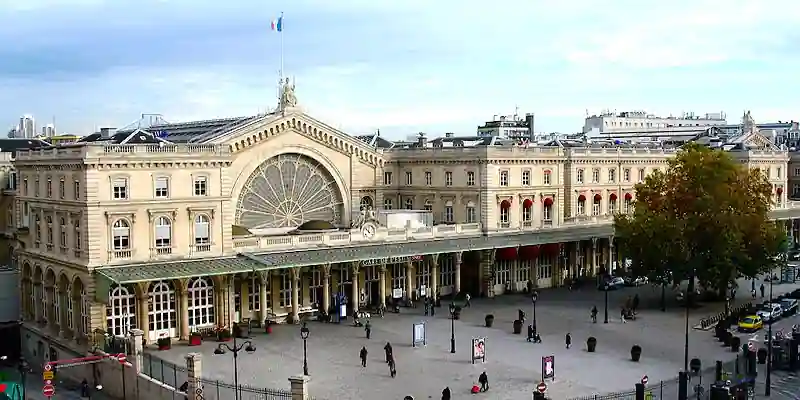 The exterior of Gare de l'Est, photo Wikimedia by Gilbert Bochenek