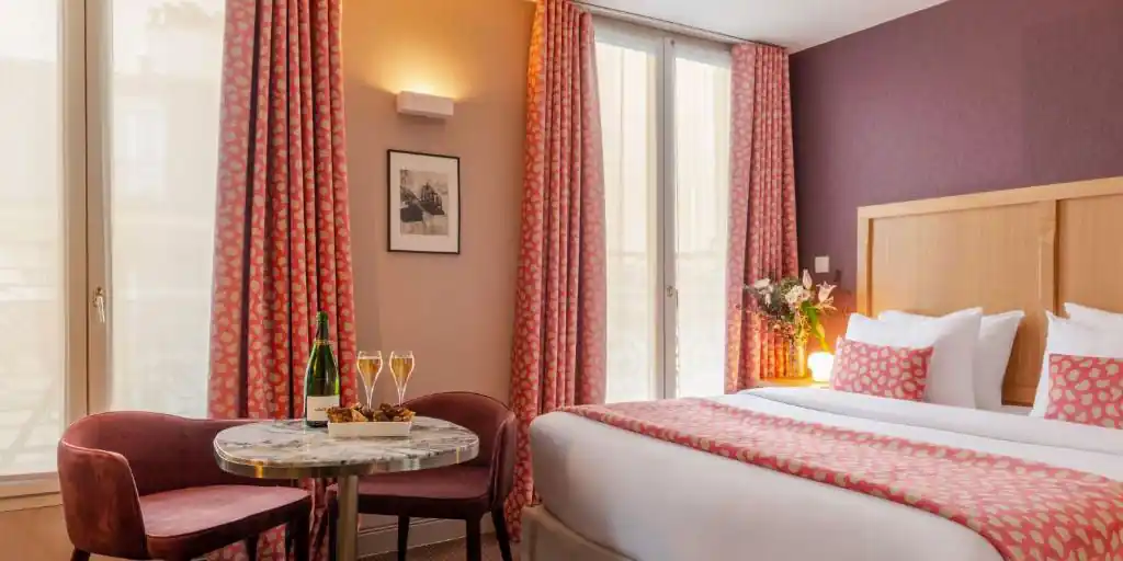 A simple but comfortable room at Hotel 29 Lepic
