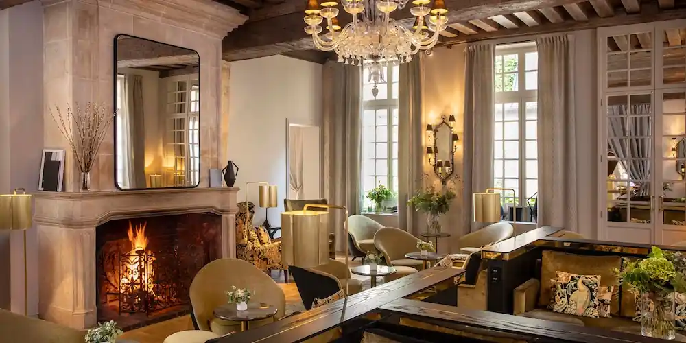 The lobby at Hotel d'Aubusson, one of our top-rated Latin Quarter hotels