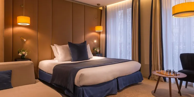 You can find spacious rooms, even though it's Paris