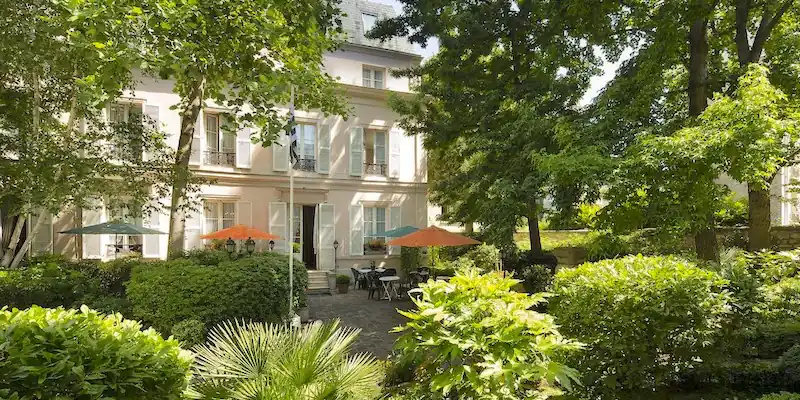 The hidden garden at Hotel de Grandes Ecoles