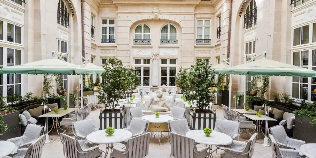 The courtyard at hotel Le Crillon