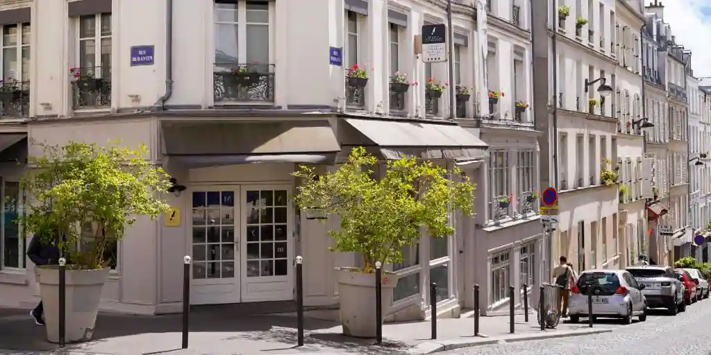 The exterior and entry of Hotel Littéraire Marcel Aymé