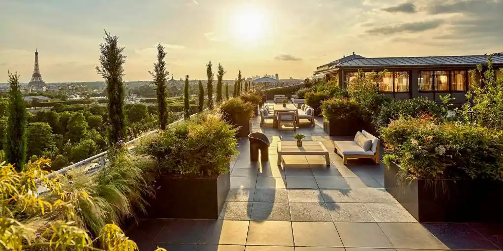 he magnificent & romantic rooftop garden of Le Meurice