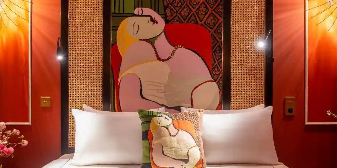 A colorful room at Mom'Art Hotel & Spa