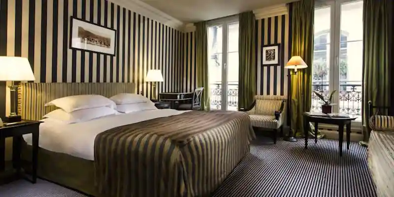 With rooms like this, Villa d'Estrées might be called Villa Stress-free