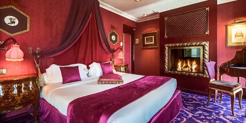 Classic styling in rich tones at Villa Royale