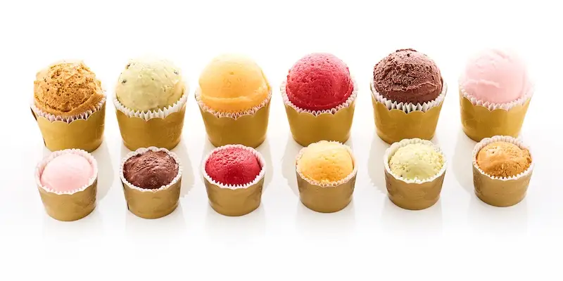 12 cups of ice cream in various colors offerd by Fabien Foenix