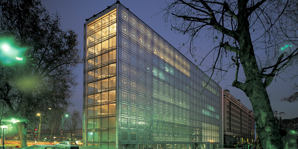 Arab World Institute Paris exterior at night, photo Architecturestudio