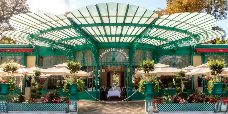 La Grande Cascade restaurant exterior in the Bois de Boulogne