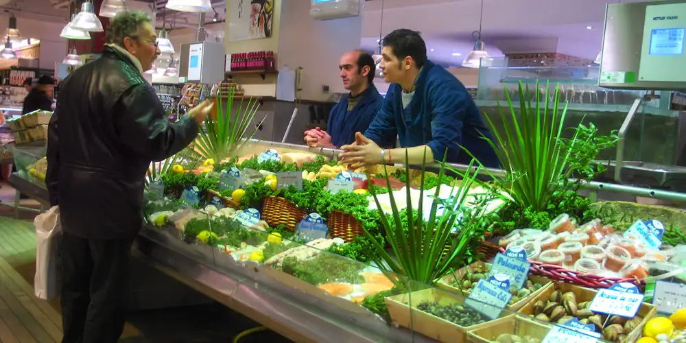 The shellfish case at La Grande Epicerie de Paris, Noel 2005, photo by Mark Craft