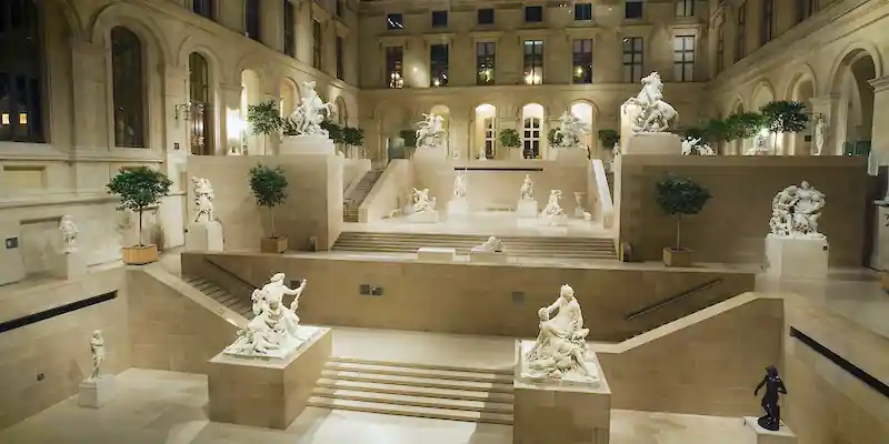 The Cour Marly sculpture gallery inside the Louvre Museum – Wikimedia, Jorge Royan