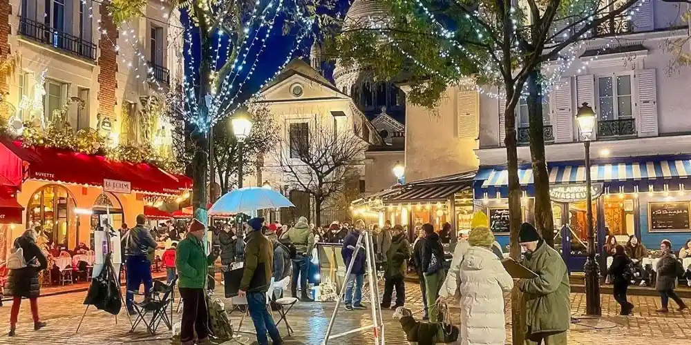 Christmas lights in Place du Tertre, Montmartre