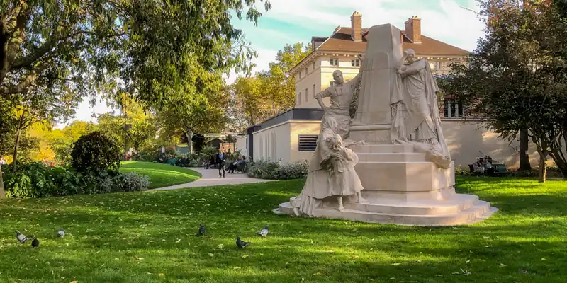 The garden of the Museum of the Liberation of Paris, photo by Mark Craft