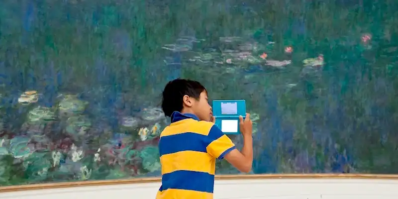 Alexandre studying Monet at L'Orangerie