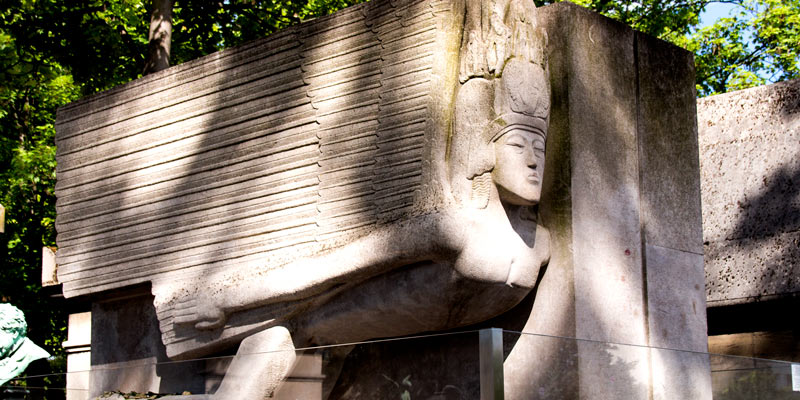 Grave of Oscar Wilde, photo by Mark Craft