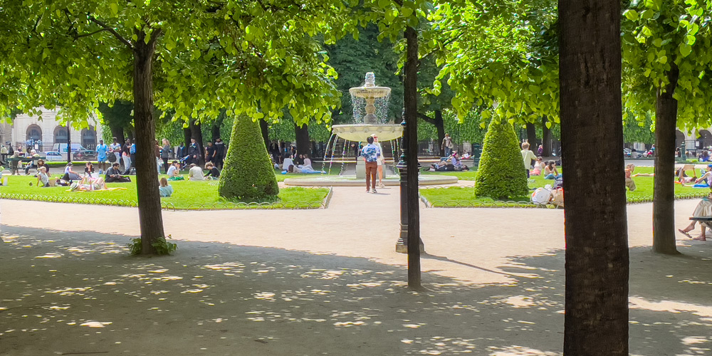 Enjoying the fountains and shade of Place des Vosges, 2024, photo by Mark Craft