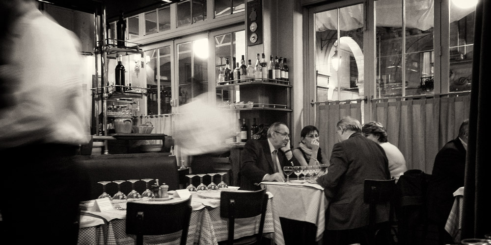 10 Old-Fashioned Paris Restaurants