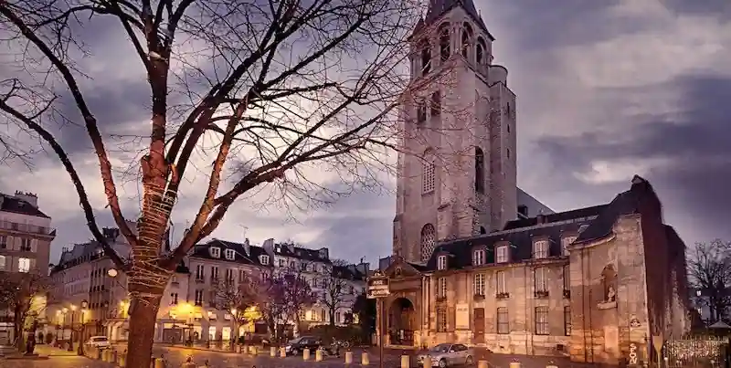 Église Saint-Germain-des-Prés illuminated at night in Paris