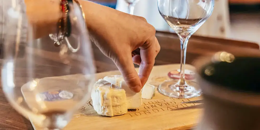 A wine and cheese tasting session in Sancerre