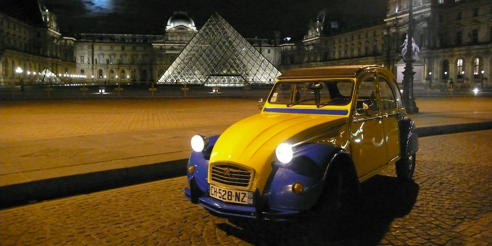 Tour Paris in a Classic Car