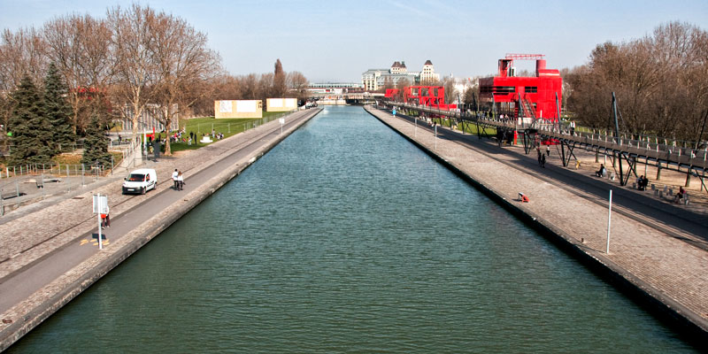 Canal de l'Ourcq, photo by Mark Craft