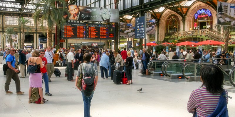 Hall 1 at Gare de Lyon in 2006, photo by Mark Craft