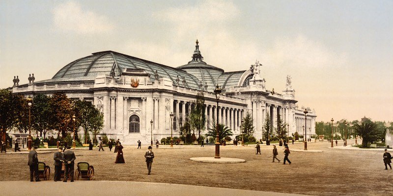 Grand Palais 1900 colorized photo