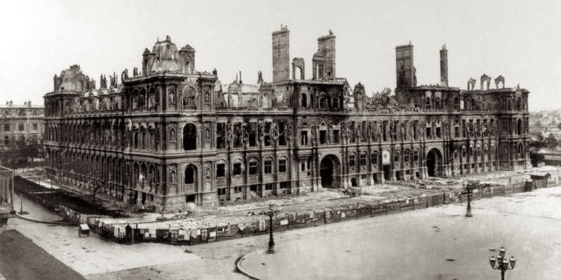 Burned-out shell of Hotel de Ville, 1871