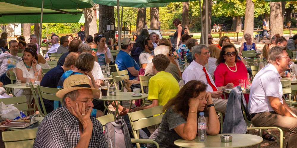 Jardin du Luxembourg, outdoor cafe, photo by Mark Craft