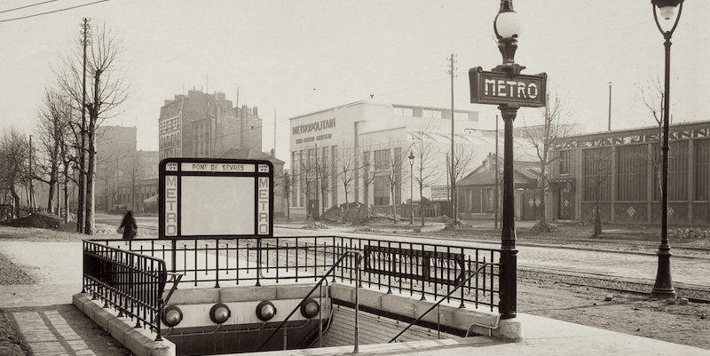 Station Pont de Sevre