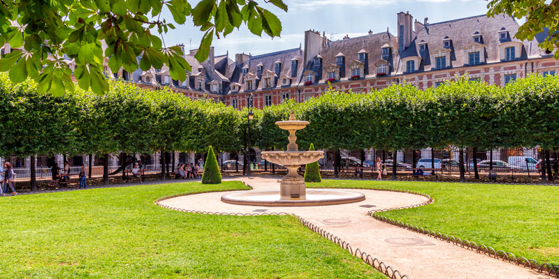 Place des Vosges, photo by Mark Craft