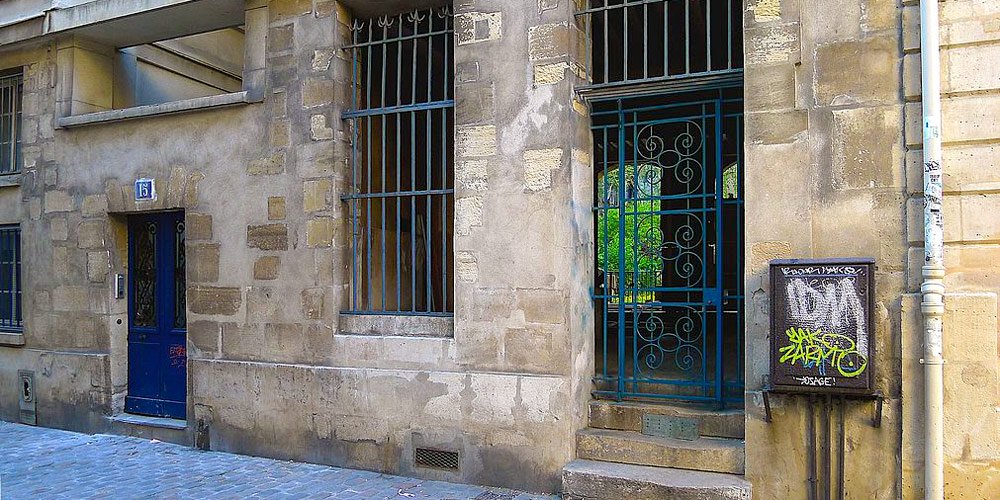 House at 15 Rue des Barres